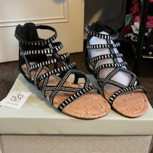 Stunning Sparkly NEW IN BOX Daisy Fuentes Black Gladiator Shoes Size 8